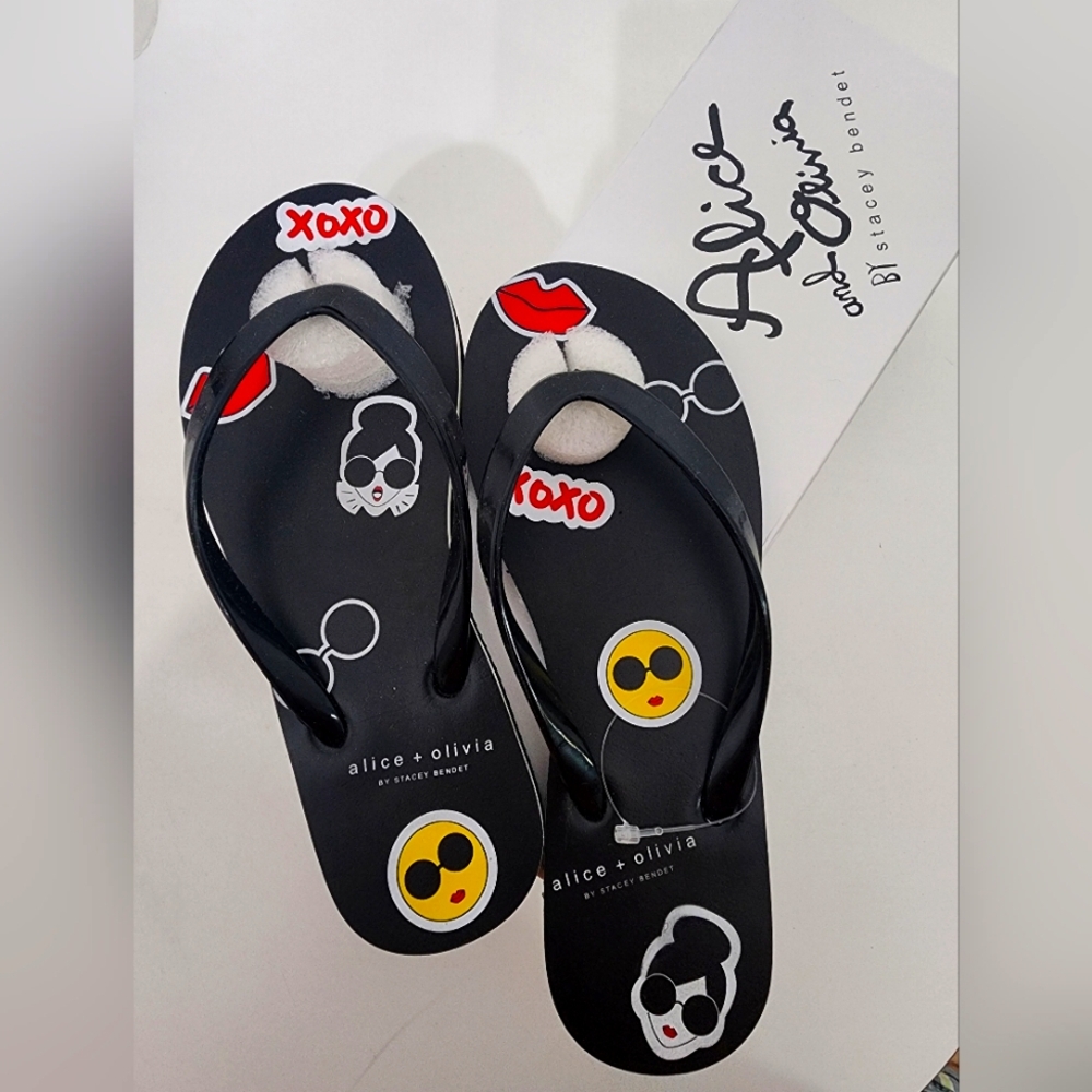 Alice + Olivia Black Flip Flops with Graphic Design/NWT